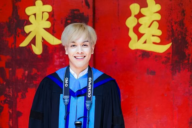 นายสรรเพชญ คล่ำเงิน ว่าที่บัณฑิตเกียรตินิยมอันดับ1 นิเทศศาสตร์ มหาวิทยาลัยหอการค้าไทย