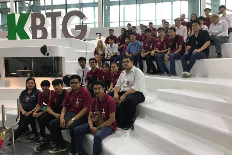 75614245_717101688796195_733912539682832384_n คณะวิศวกรรมศาสตร์ มหาวิทยาลัยหอการค้าไทย นำนักศึกษามาดูงานทางด้าน Big Data ที่ KBTG ธนาคารกสิกรไทย