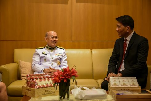 คณะผู้บริหารมหาวิทยาลัยหอการค้าไทย เข้าอวยพรปีใหม่และรับพร จาก ศ.นพ.เกษม วัฒนชัย องคมนตรี