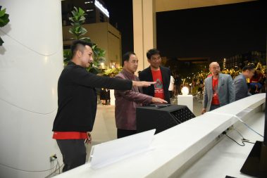 นิทรรศการศิลปะกลางแจ้ง “ฝันค้าง กลางสุข Outdoor Art Exhibition “Lingering Reverie”