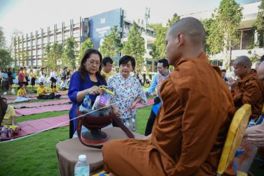 พิธีทำบุญตักบาตรเนื่องวันขึ้นปีใหม่ พุทธศักราช 2563