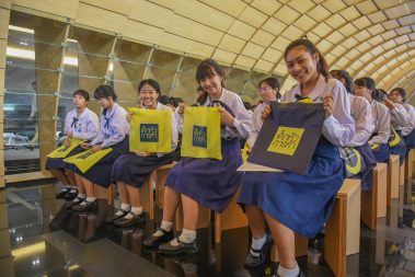 ม.หอการค้าไทย ต้อนรับคณะครูและนักเรียน จาก รร.อัมพรไพศาล