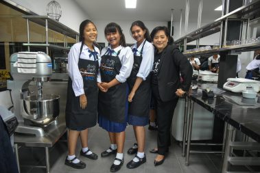 ม.หอการค้าไทย ต้อนรับคณะครูและนักเรียน จาก รร.อัมพรไพศาล