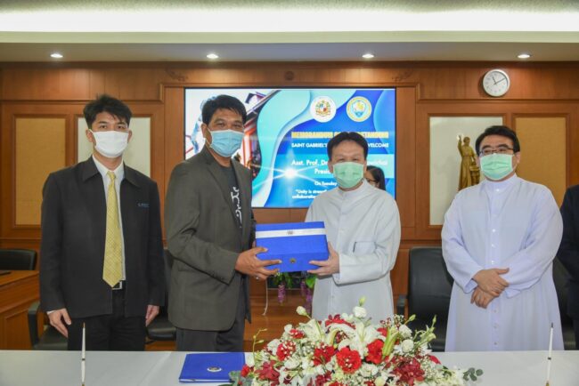 UTCC ลงนามความร่วมมือกับ ร.ร.เซนต์คาเบรียล