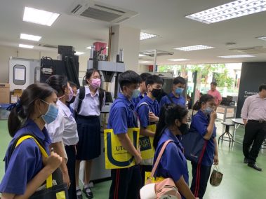 UTCC เปิดบ้านรับน้องทุกวันจร้าาาา