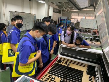 UTCC เปิดบ้านรับน้องทุกวันจร้าาาา