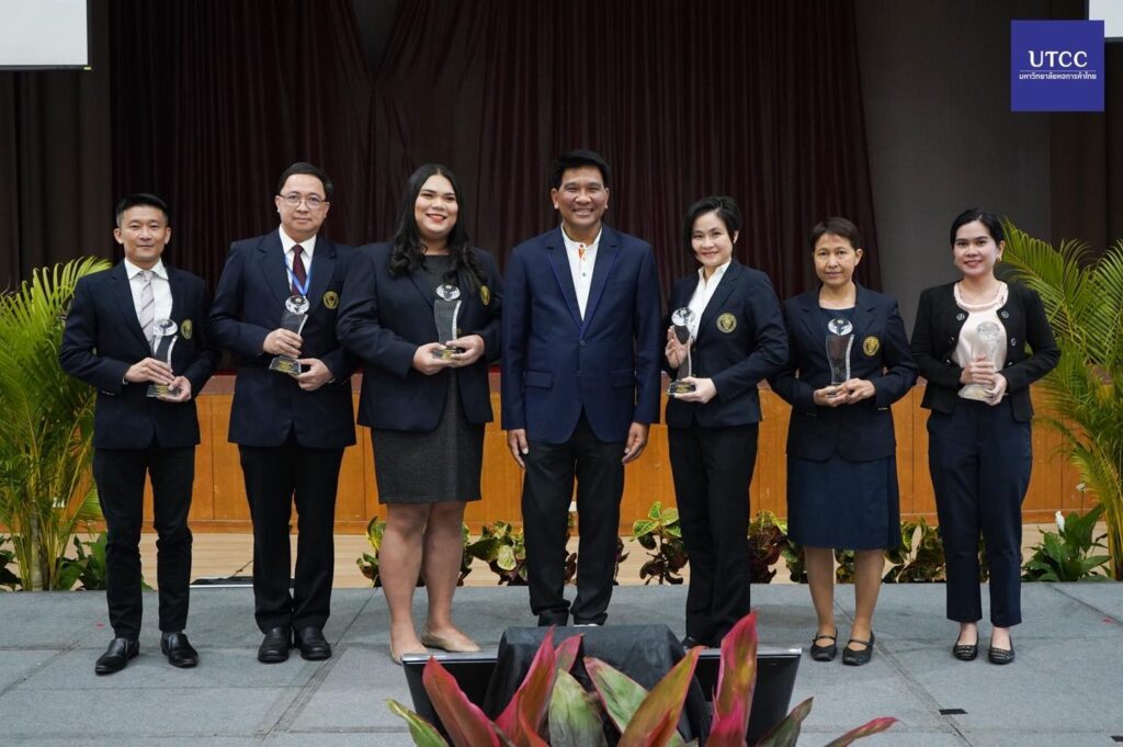 มหาวิทยาลัยหอการค้าไทย UTCC ขอแสดงความยินดีกับอาจารย์ผู้ได้รับรางวัล ...