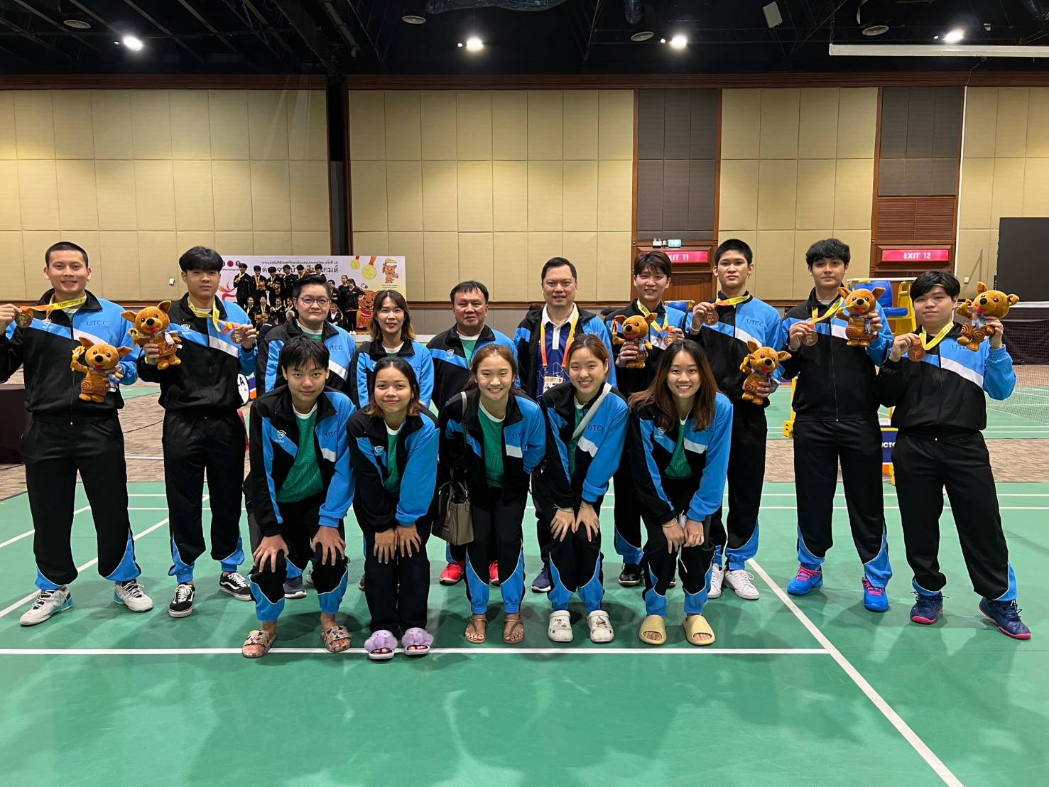 นักกีฬาแบดมินตัน UTCC #งานดีบอกต่อ ยกทีมคว้าชัยมาให้เราได้ปลื้มกันอีก ...