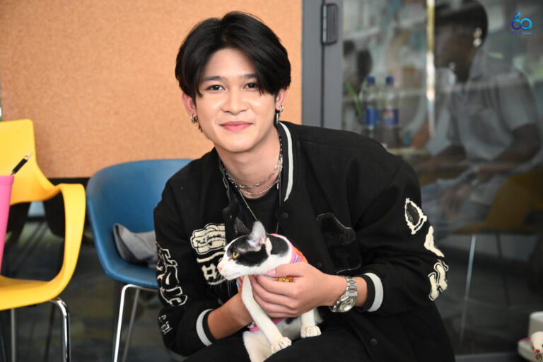 Cat cafe-18