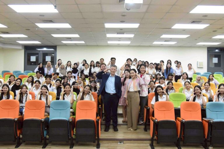 LINE_ALBUM_คณะปฐมวัยจัดปัจฉิมนิเทศ ปี 4_250428_10_0